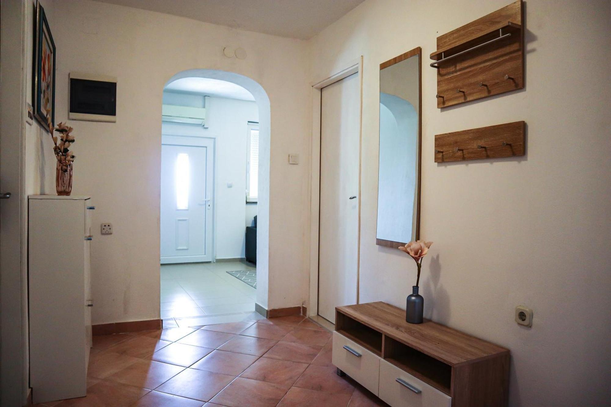 Holiday Home Ante With Beautiful Private Garden Nadin ภายนอก รูปภาพ